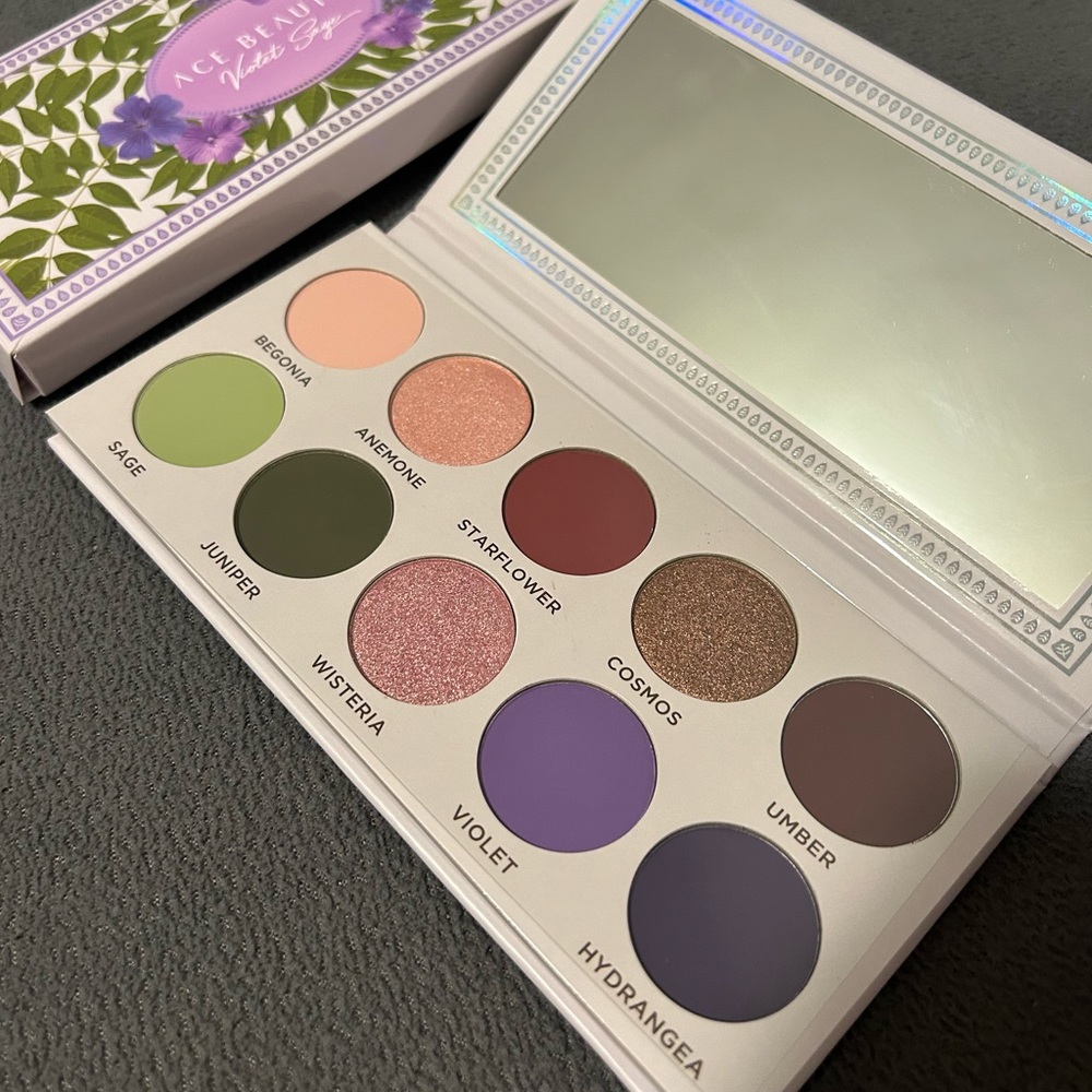 Ace Beaute Violet Sage Eyeshadow Palette
